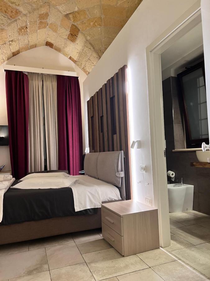 Bed and Breakfast Signuria Dimora Esclusiva Лечче Экстерьер фото